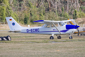Reims Aviation FR172