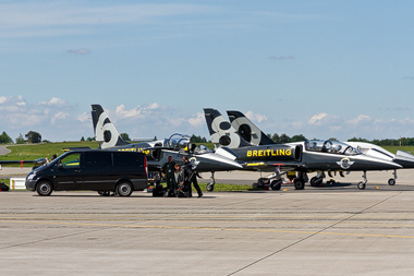 Aero L-39 Albatros / Breitling Jet Team