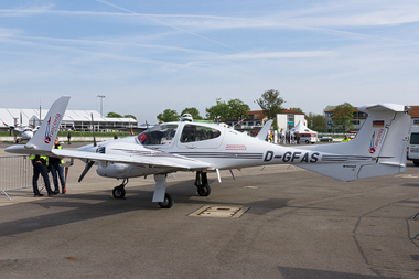 Diamond DA42