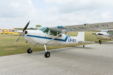 Cessna 180