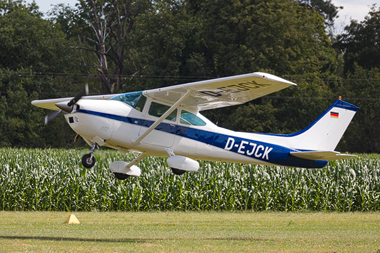 Reims Aviation FR182