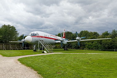 Iljuschin Il-18D